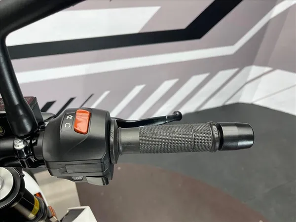 KTM 390 DUKE - Thumbnail 5