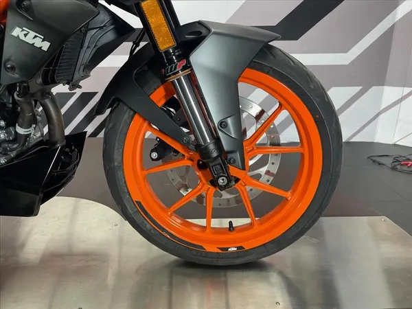 KTM 125 DUKE - Thumbnail 8
