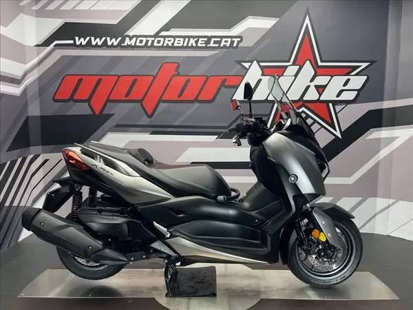 YAMAHA X-MAX 400 ABS - Image 1