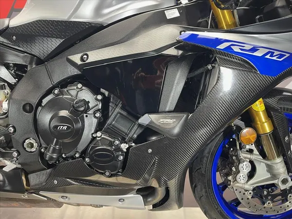 YAMAHA YZF-R1M  - Thumbnail 11
