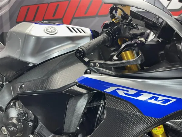 YAMAHA YZF-R1M  - Thumbnail 10