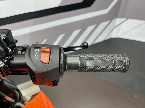 KTM 125 DUKE - Thumbnail 5