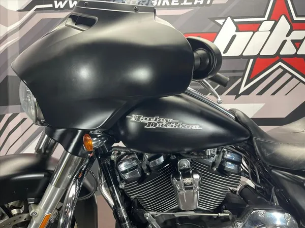 HARLEY DAVIDSON STREET GLIDE SPECIAL - Thumbnail 19