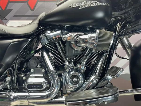 HARLEY DAVIDSON STREET GLIDE SPECIAL - Thumbnail 6