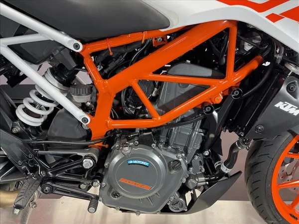 KTM 390 DUKE - Thumbnail 10