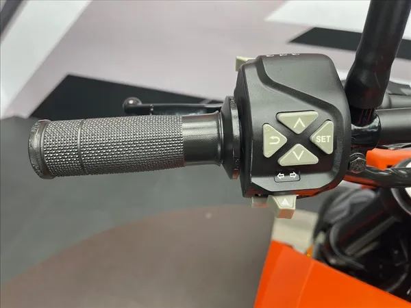 KTM 125 DUKE - Thumbnail 4