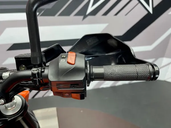 KTM 390 DUKE - Thumbnail 4
