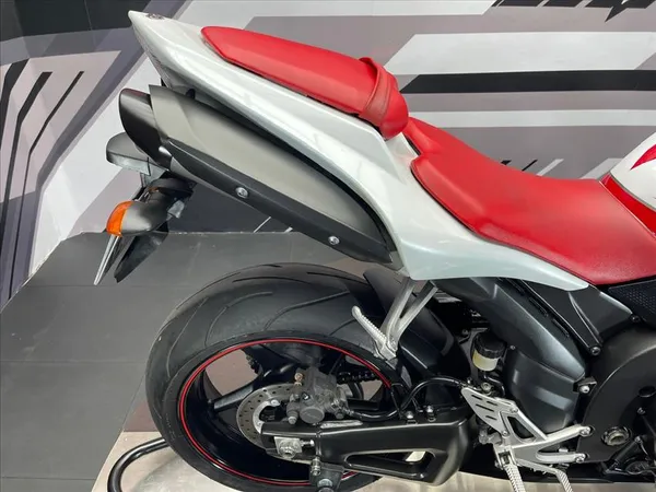 YAMAHA YZF-R1 - Thumbnail 13