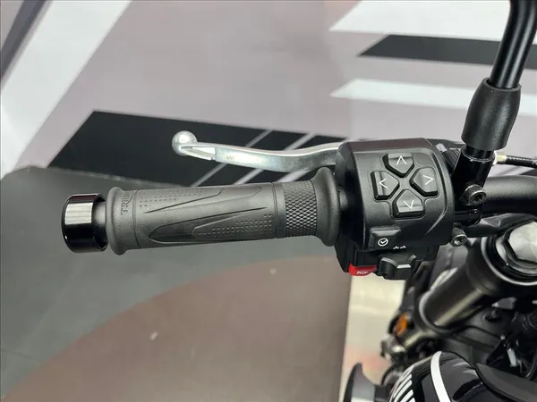 TRIUMPH TRIDENT 660 - Thumbnail 4