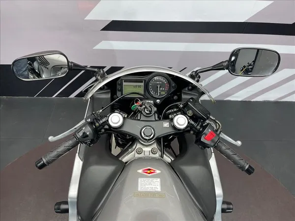 HONDA CBR 600F - Thumbnail 3