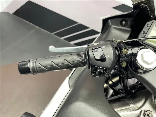 HONDA CBR 600F - Thumbnail 4