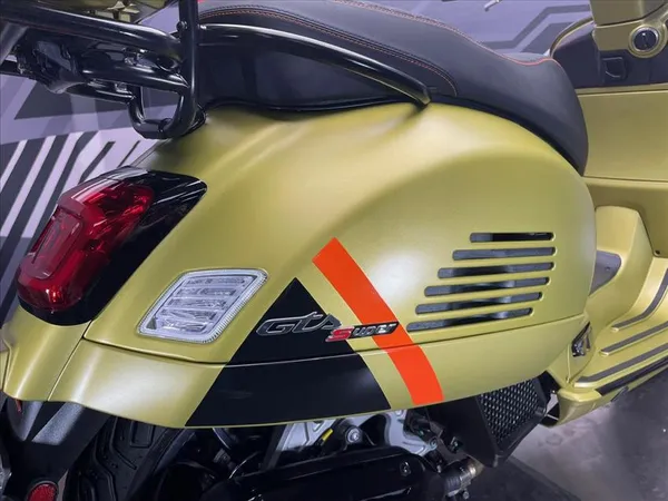 VESPA GTS SUPER 125 - Thumbnail 7