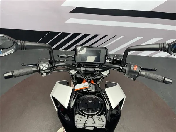 KTM 390 DUKE - Thumbnail 3