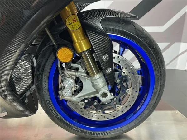 YAMAHA YZF-R1M  - Thumbnail 9