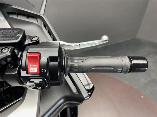 HONDA FORZA 750 - Thumbnail 8