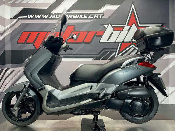YAMAHA X-MAX 250 - Image 2
