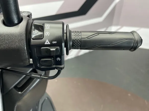 YAMAHA NMAX - Thumbnail 8