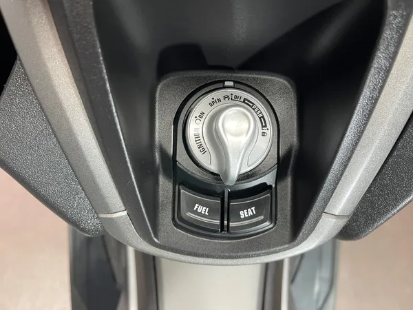 YAMAHA NMAX - Thumbnail 10