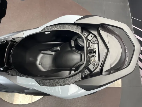 YAMAHA NMAX - Thumbnail 17