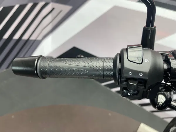 QJMOTOR SRV 125 - Thumbnail 9