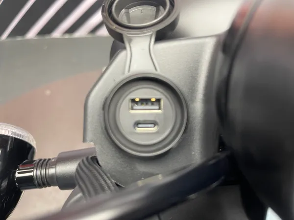 QJMOTOR SRV 125 - Thumbnail 10