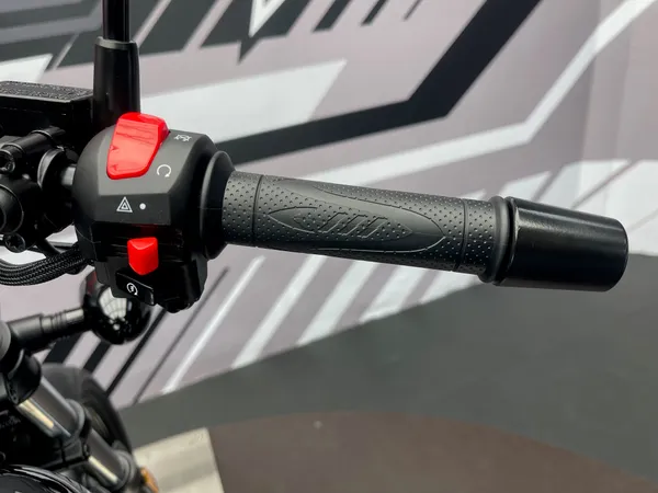 QJMOTOR SRV 125 - Thumbnail 8