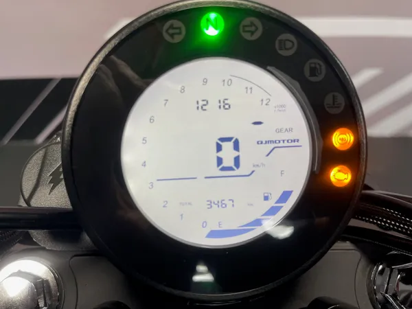 QJMOTOR SRV 125 - Thumbnail 6