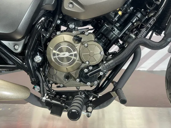 QJMOTOR SRV 125 - Thumbnail 13