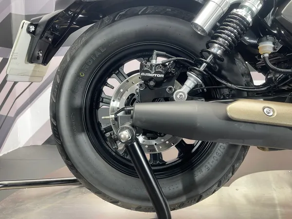 QJMOTOR SRV 125 - Thumbnail 15