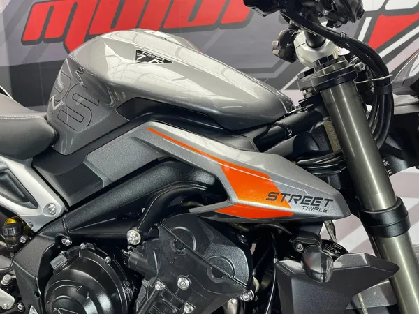 TRIUMPH STREET TRIPLE RS - Thumbnail 19
