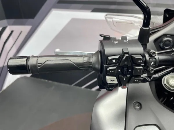 HONDA NT 1100 - Thumbnail 9