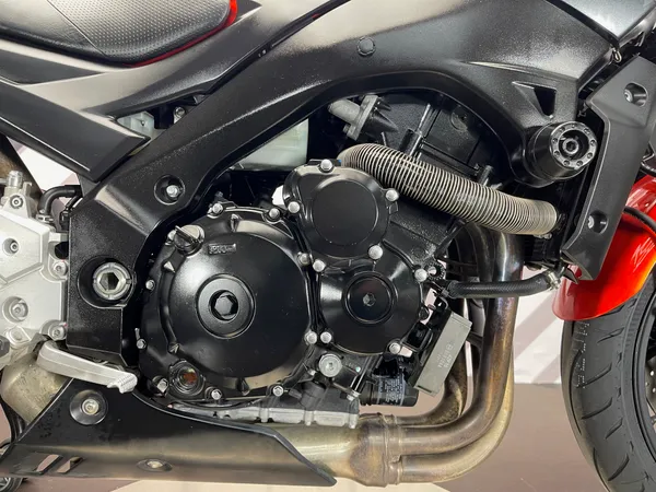 SUZUKI GSR 600 - Thumbnail 16