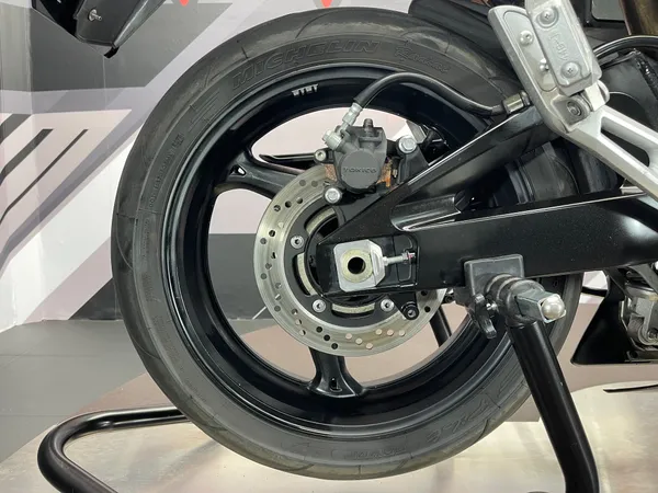 SUZUKI GSR 600 - Thumbnail 22