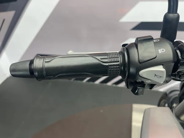 HONDA CB 125R - Thumbnail 9