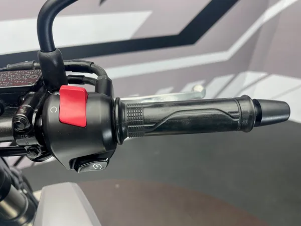 HONDA CB 125R - Thumbnail 8