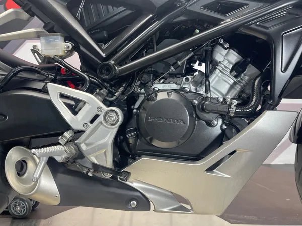 HONDA CB 125R - Thumbnail 11