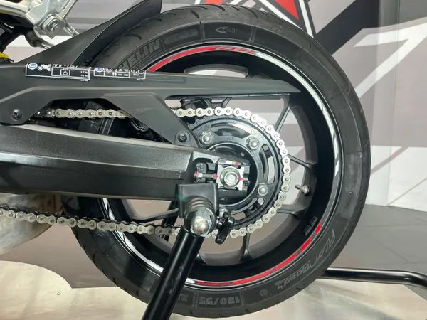 HONDA CBR 650R - Thumbnail 12