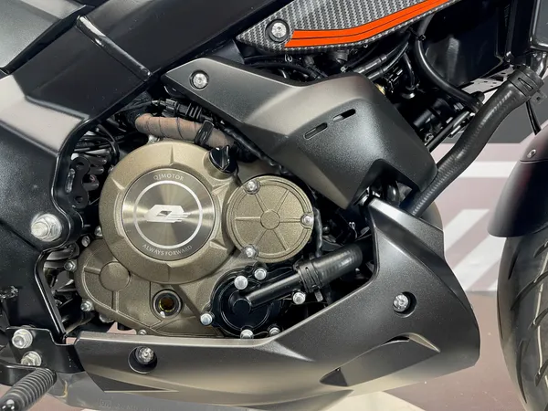 QJMOTOR SRK 125 S - Thumbnail 9