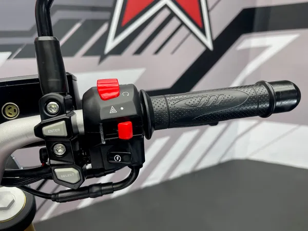 QJMOTOR SRK 125 S - Thumbnail 11