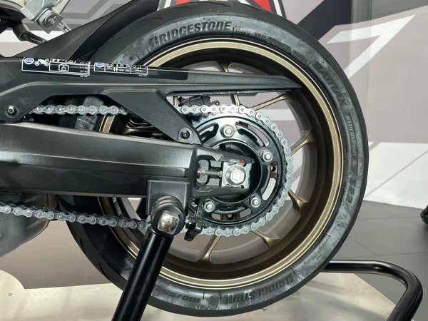HONDA CB 650 R - Thumbnail 9