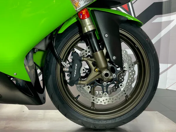 KAWASAKI ZX-10 R - Thumbnail 19