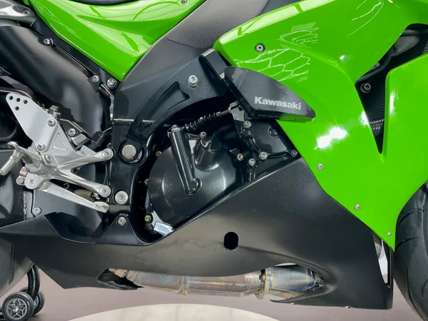 KAWASAKI ZX-10 R - Thumbnail 10