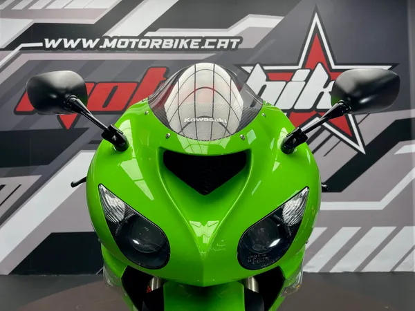 KAWASAKI ZX-10 R - Thumbnail 11