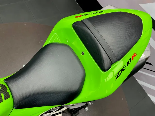 KAWASAKI ZX-10 R - Thumbnail 12