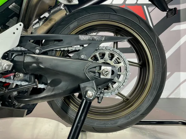KAWASAKI ZX-10 R - Thumbnail 18