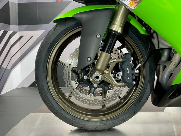 KAWASAKI ZX-10 R - Thumbnail 17