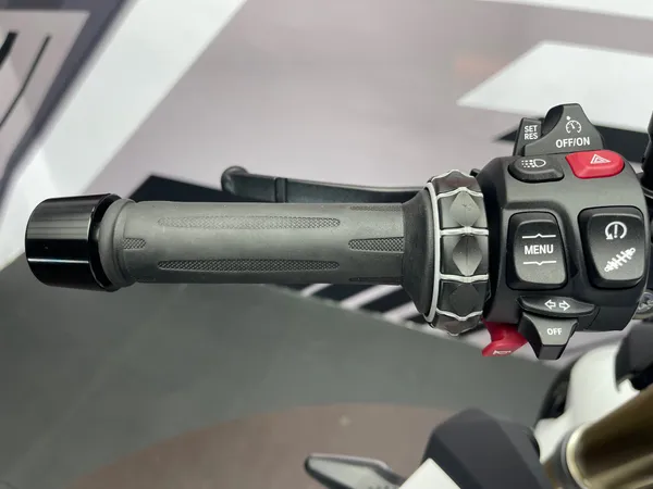 BMW F 900 R - Thumbnail 13