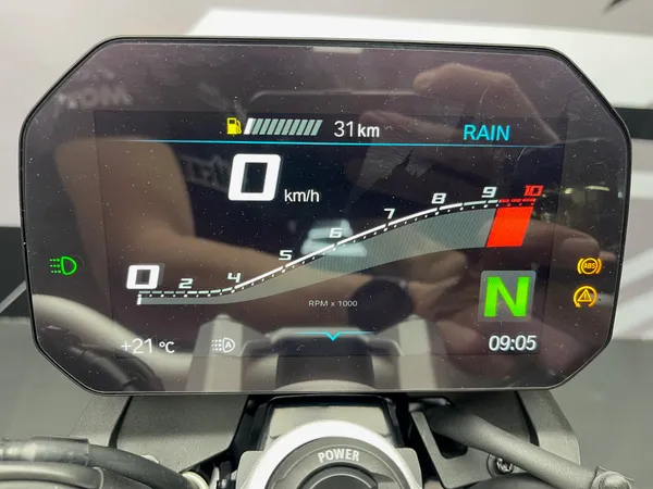 BMW F 900 R - Thumbnail 6