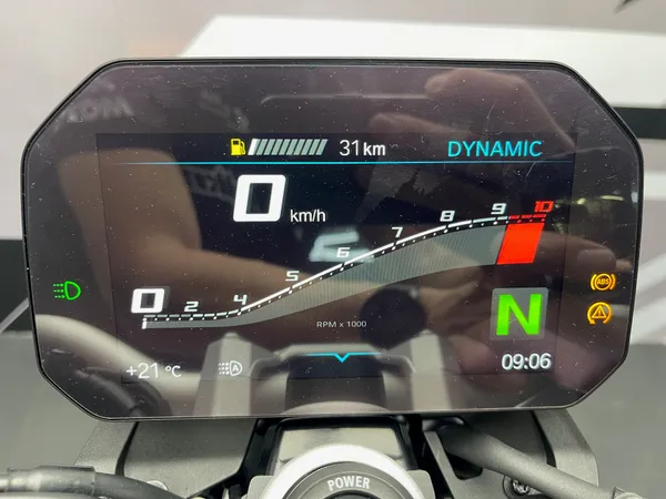 BMW F 900 R - Thumbnail 8