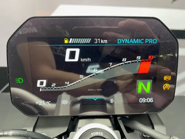 BMW F 900 R - Thumbnail 9